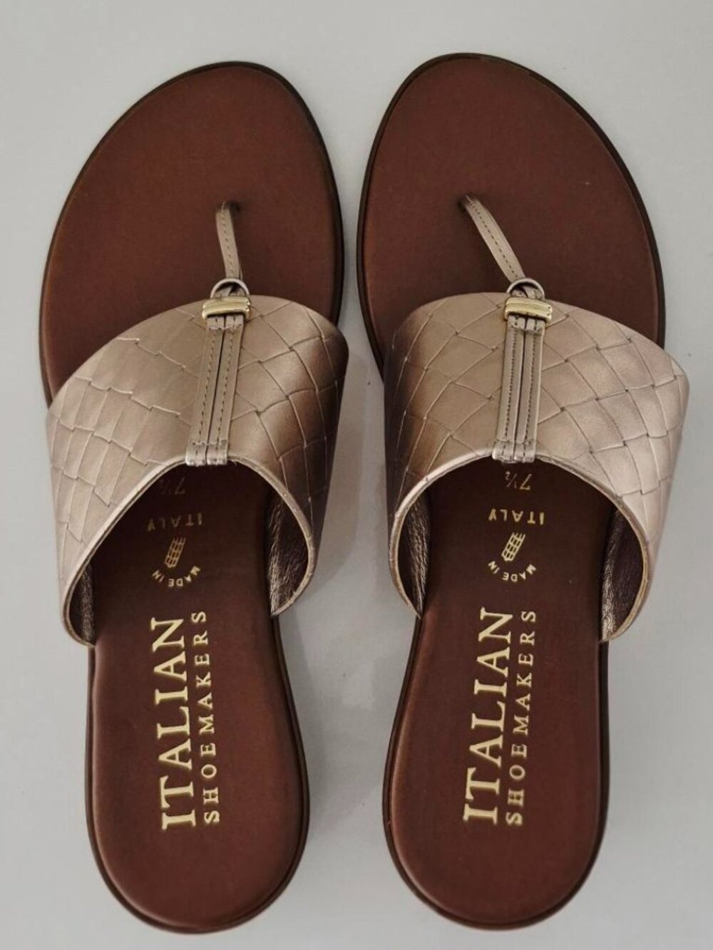 ITALIAN Shoemakers Women’s “Jannie” Thong Sandal Bronze Metallic Size 7.5 (NWOT)